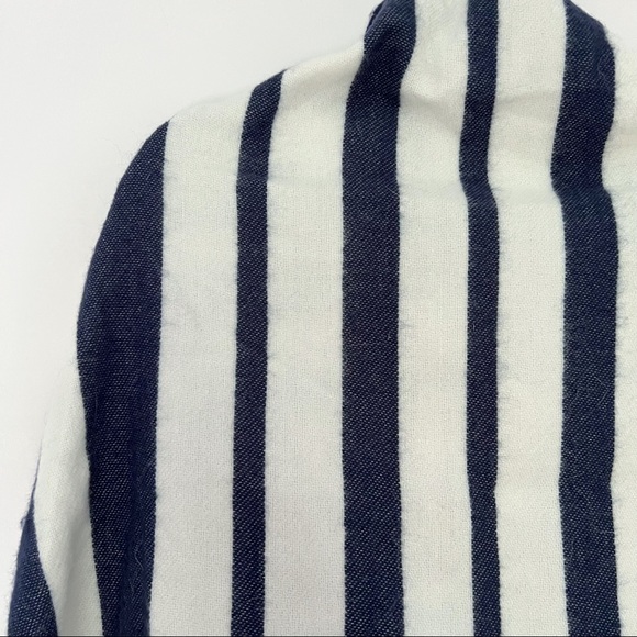 Woolrich Aztec Print Shall Poncho Scarf with Buttons - Picture 7 of 15